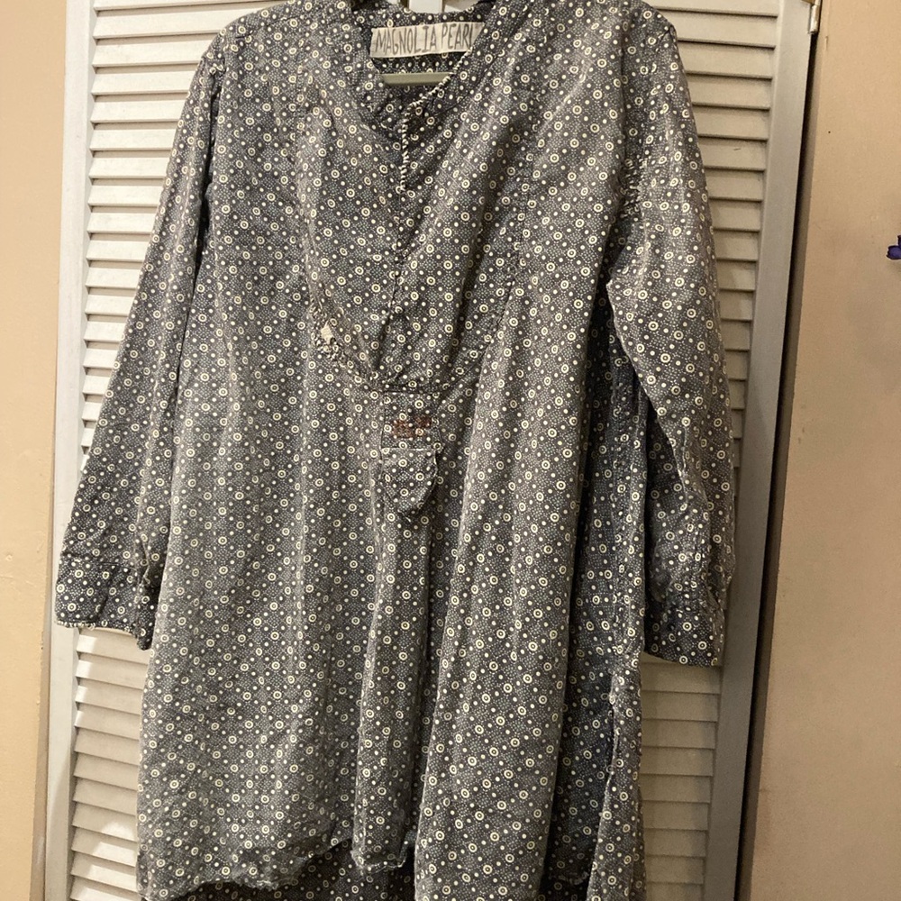 Magnolia Pearl Gray Floral Tunic